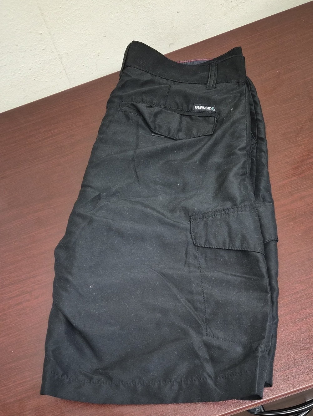 Burnside Men’s Black Cargo Shorts  Size 33
